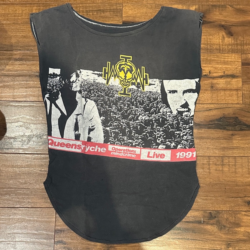 Queensrÿche Graphic Sleeveless Tee